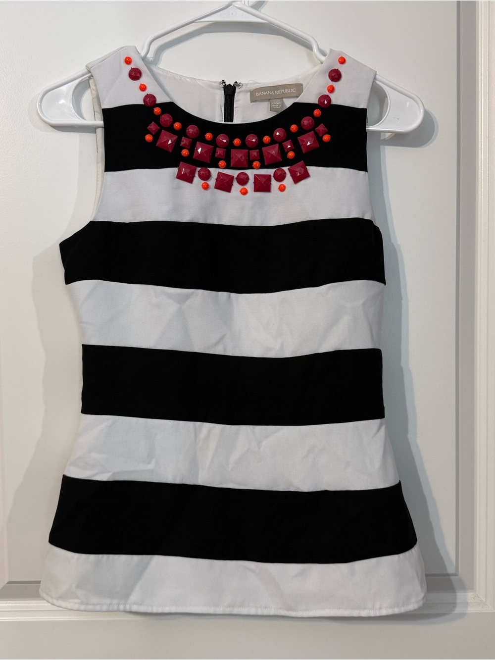 Banana Republic Petite Black White Striped Embellished Sleeveless Top - Picture 2 of 4